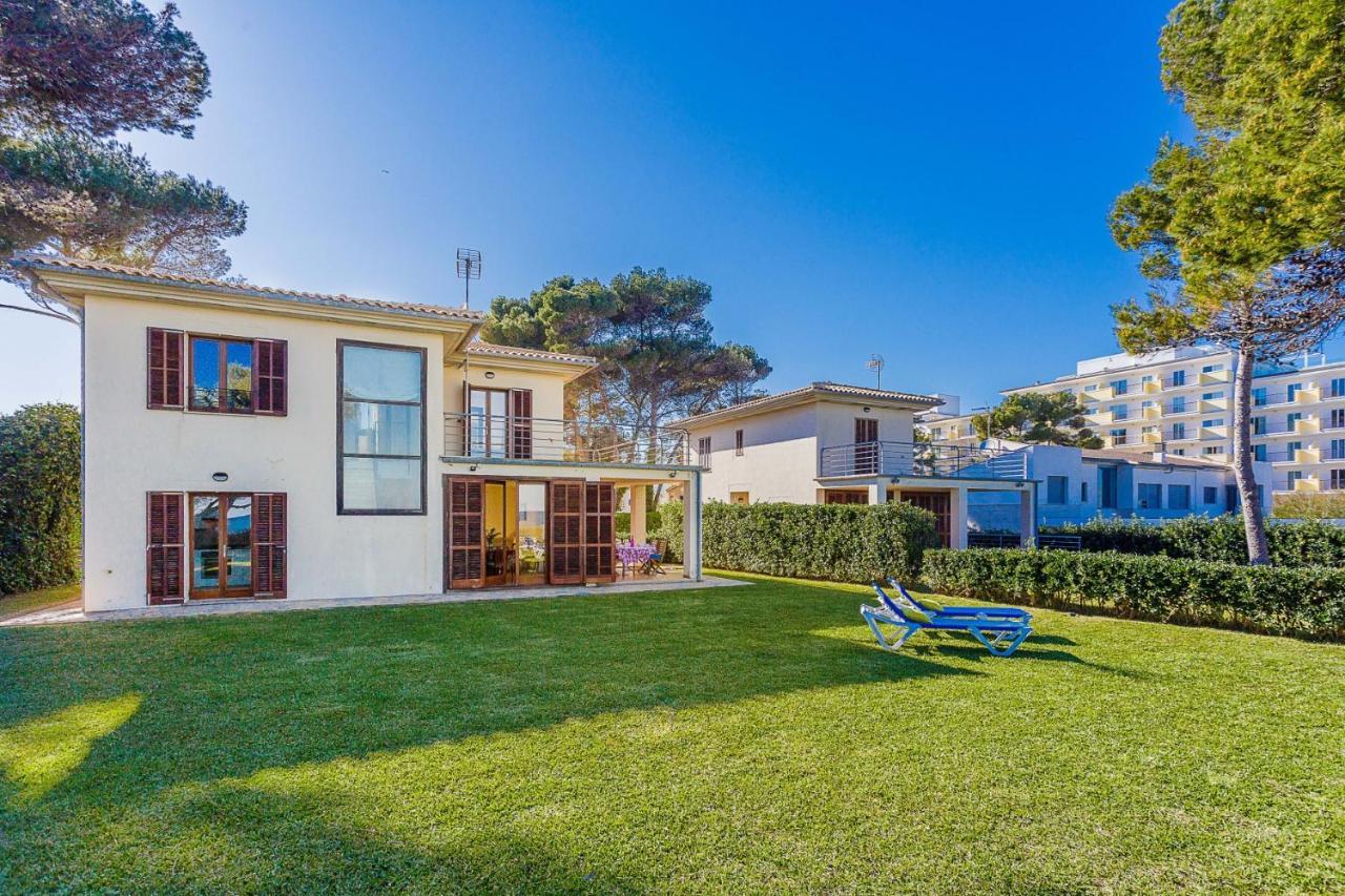 De Les Aguiles Villa